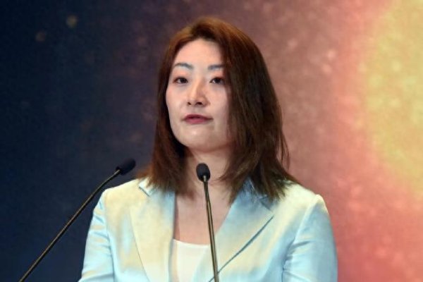 睿新策略 宗馥莉陷资产纠纷被起诉，三名原告自称是同父异母弟妹